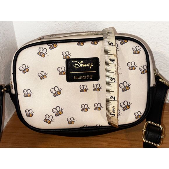 Loungefly Disney Winnie The Pooh Honey Crossbody Bag EUC - Picture 9 of 10